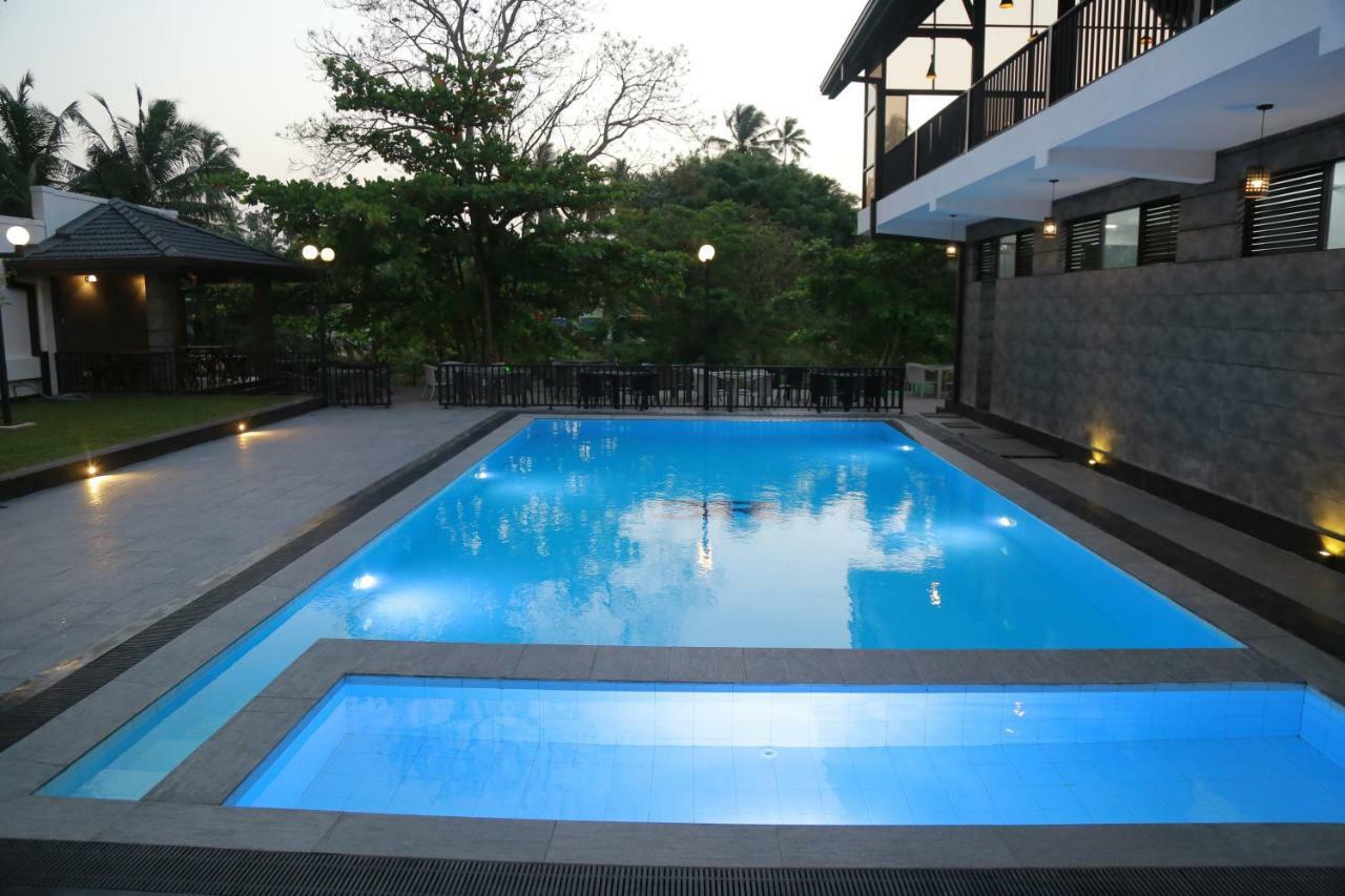 3R Resort Negombo Exteriör bild