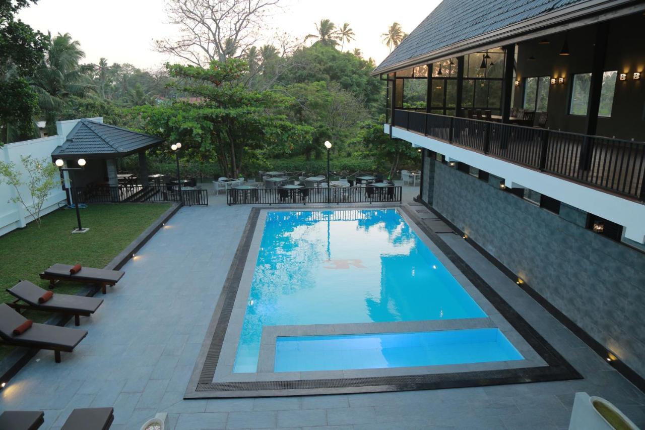 3R Resort Negombo Exteriör bild